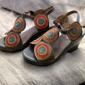 L'Artiste Hydrangea Sandals